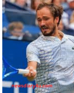 A photographer unexpectedly stepped onto the court during Medvedev’s US Open match point, sparking a chaotic six minute delay.